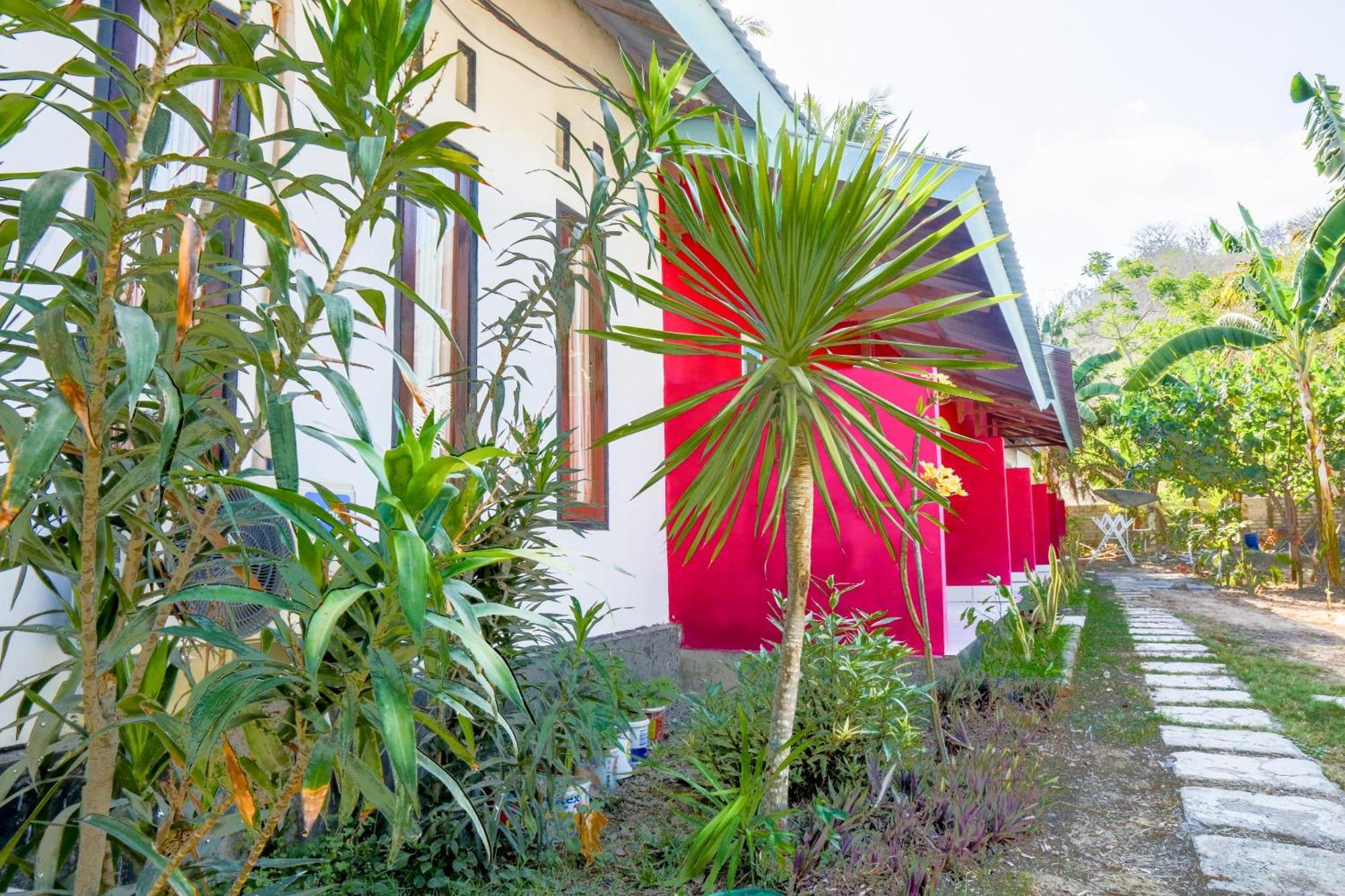 Oyo 1662 Zury Homestay Kuta  Eksteriør billede